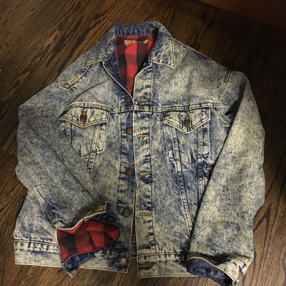 Acid washed Levi’s jean jacket